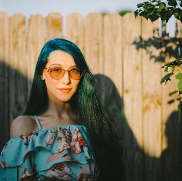 Meet your Posher, Celeste - Picture 1 of 1